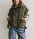 Two hand pockets vest in olive