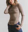 Round neck to pin taupe