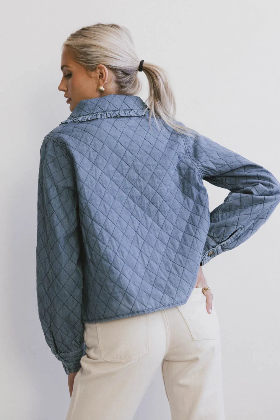 Plain color jacket in blue