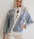 Two hand pockets jacket in denim