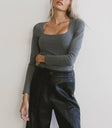 Round neck top in grey