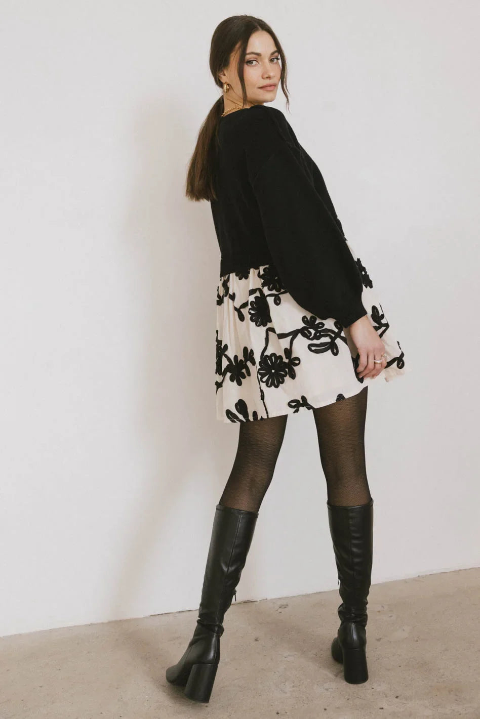 Embroidered skirt mini dress