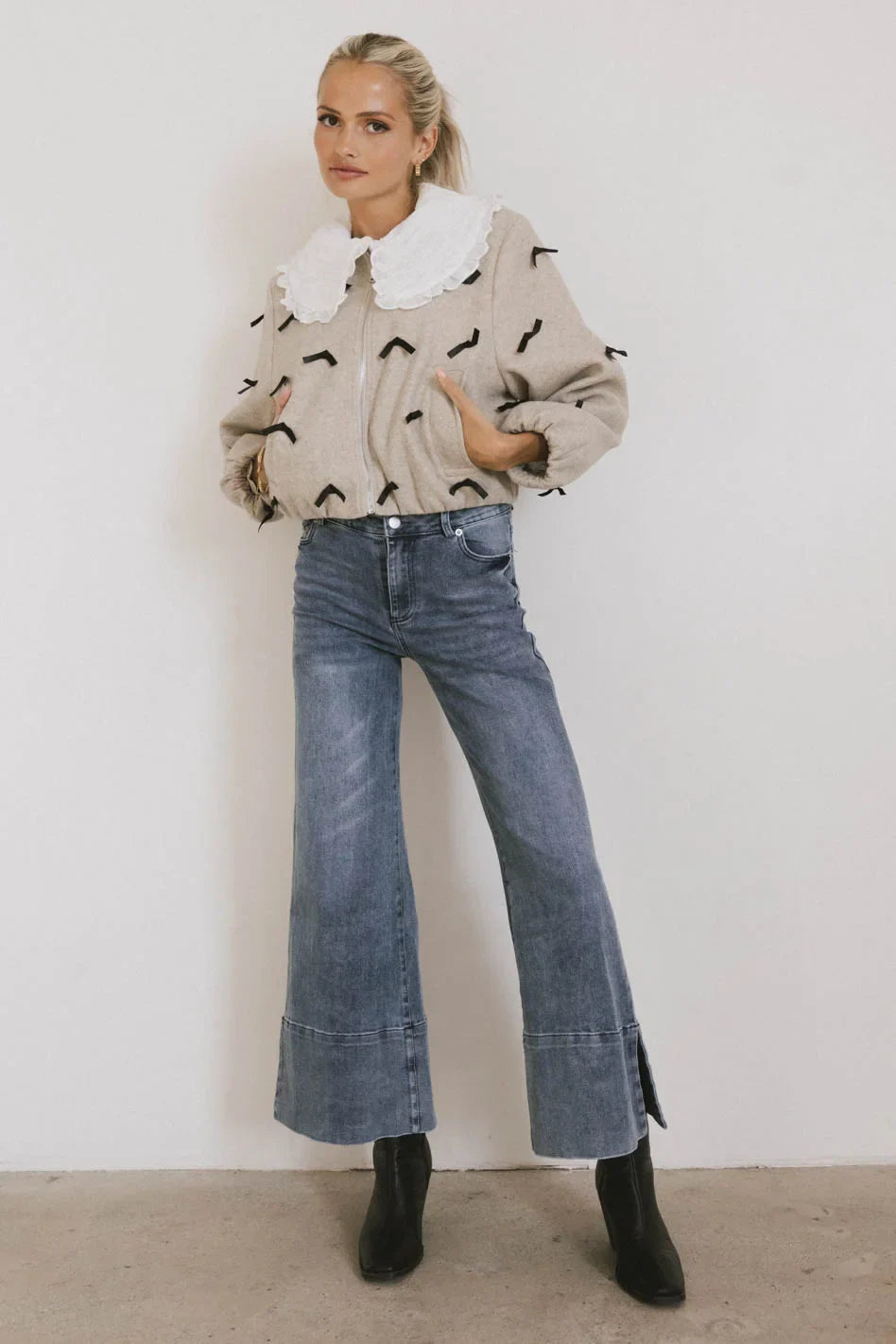 Two hand pockets jacket in oatmeal
