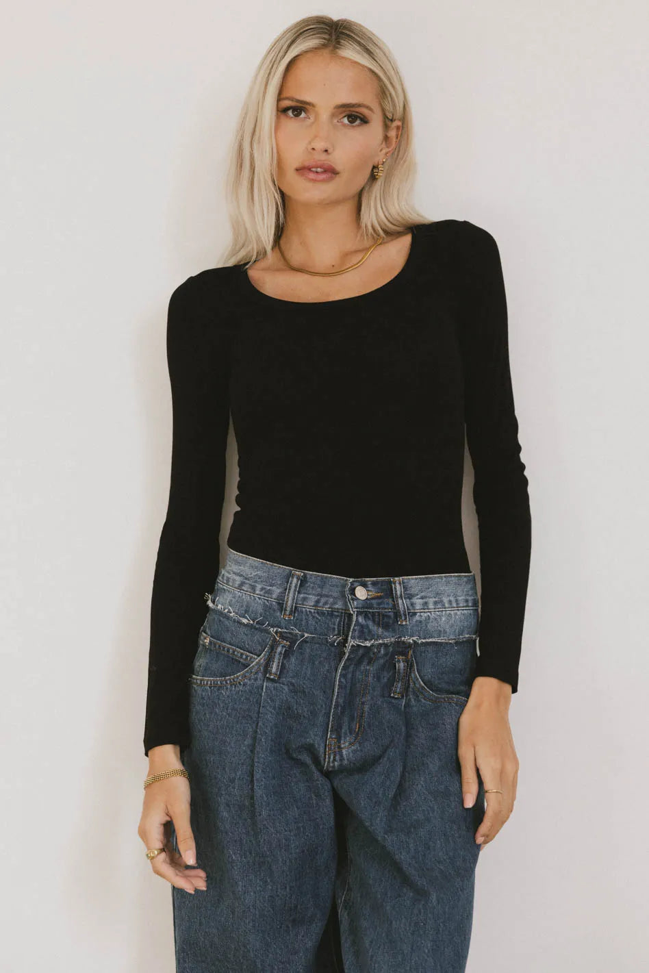 Long sleeves ribbed top in black