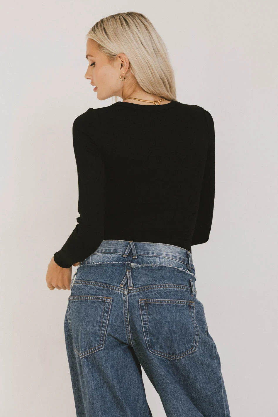 Plain color top in black
