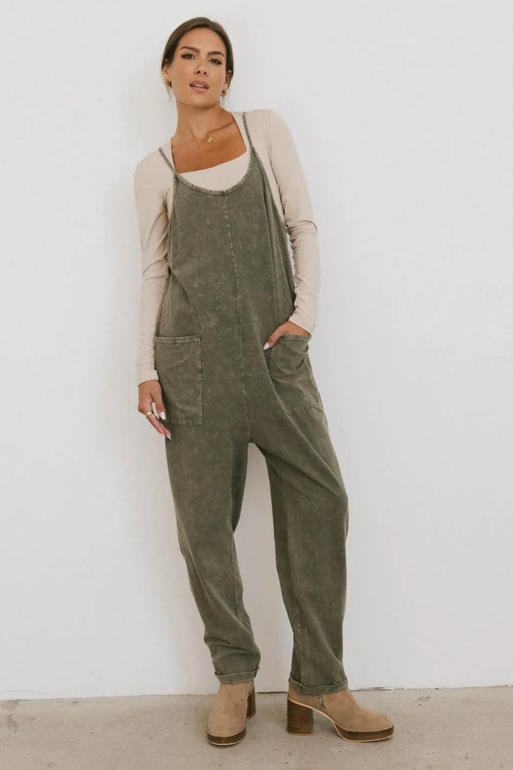 Two hand pockets overall in olive