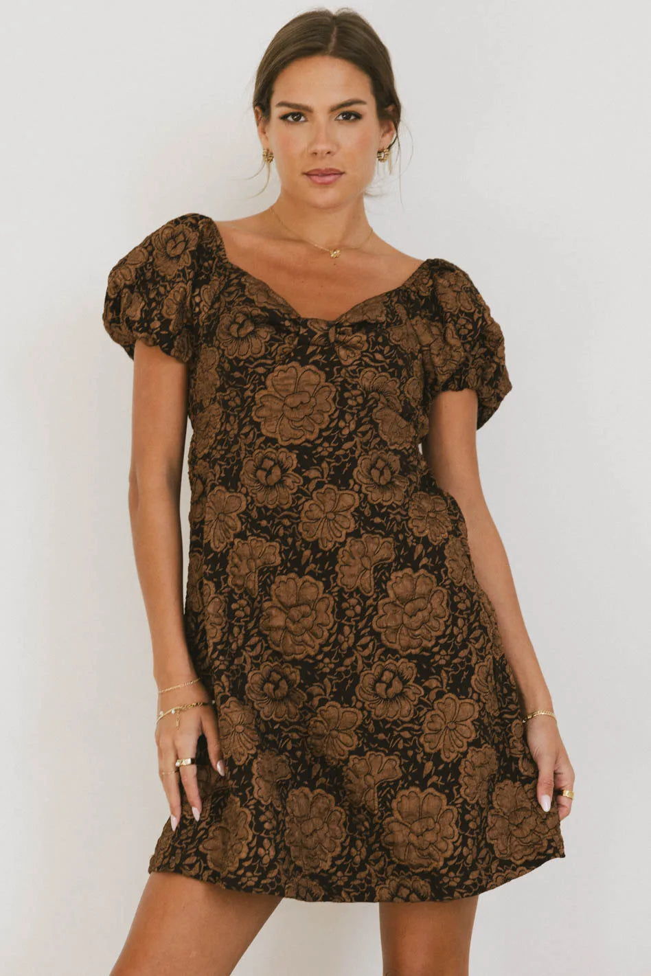 Heart neck dress in brown