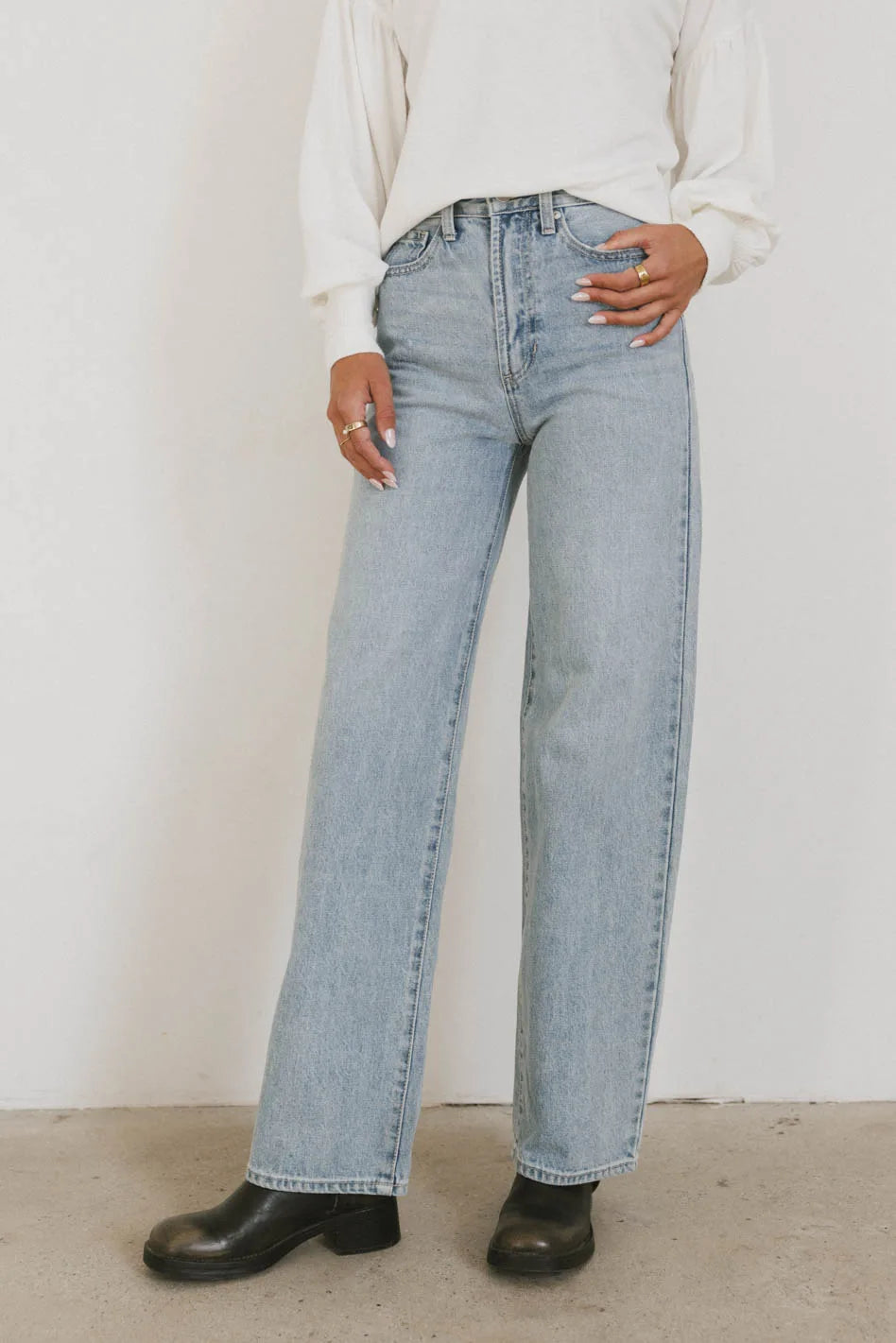 Light wash straight legs denim