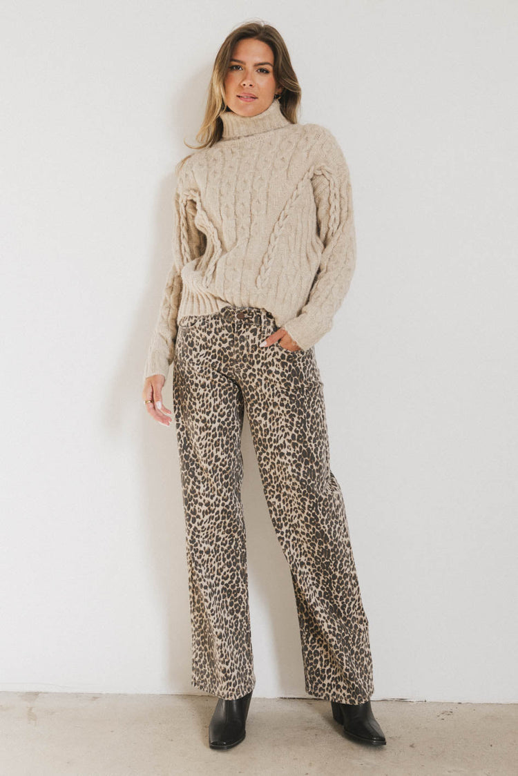 TAUPE SWEATER