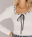 Round neck top in white