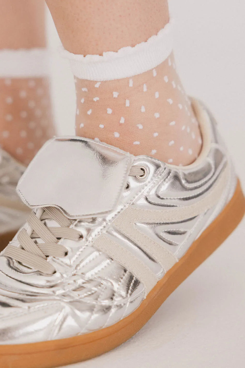 Dot socks in white
