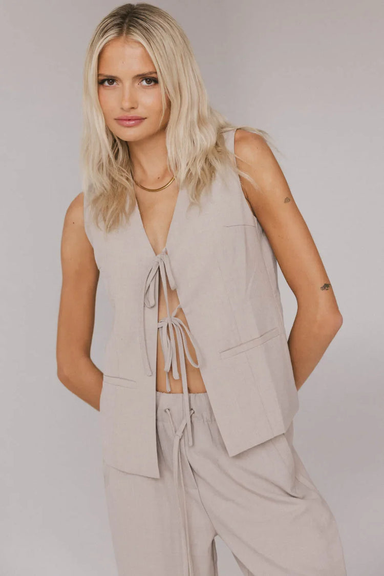 Vest in taupe