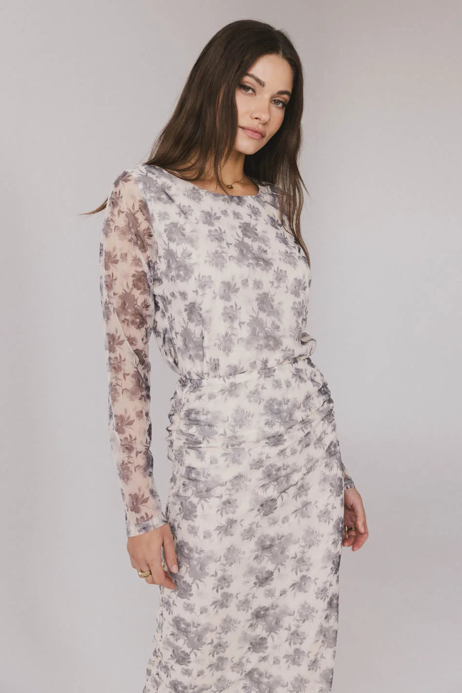 Round neck top in grey