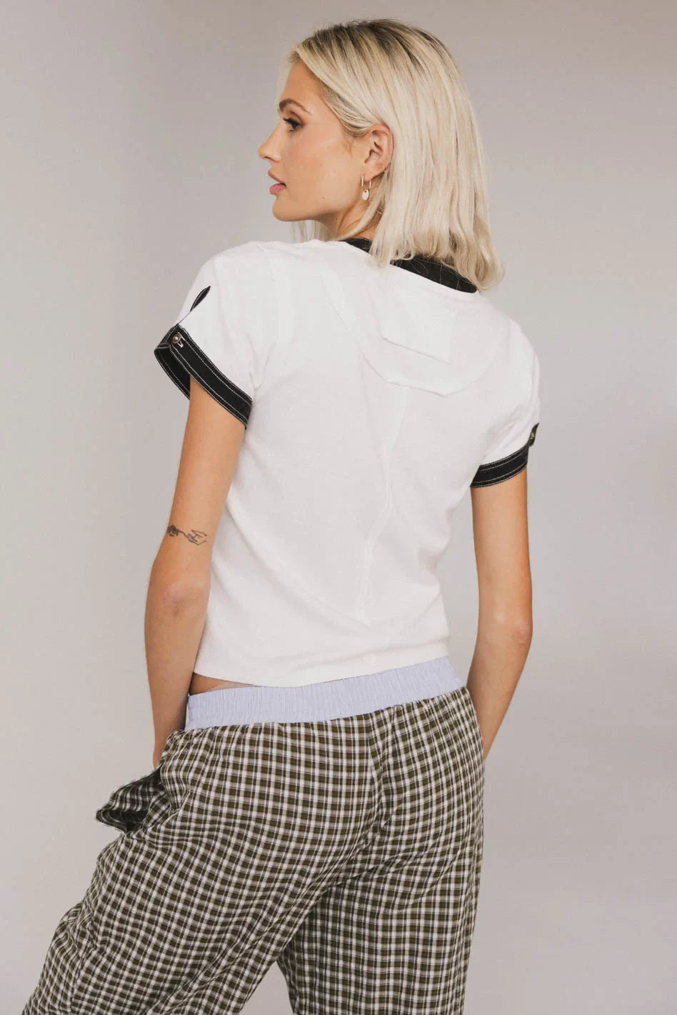 Plain color top in white