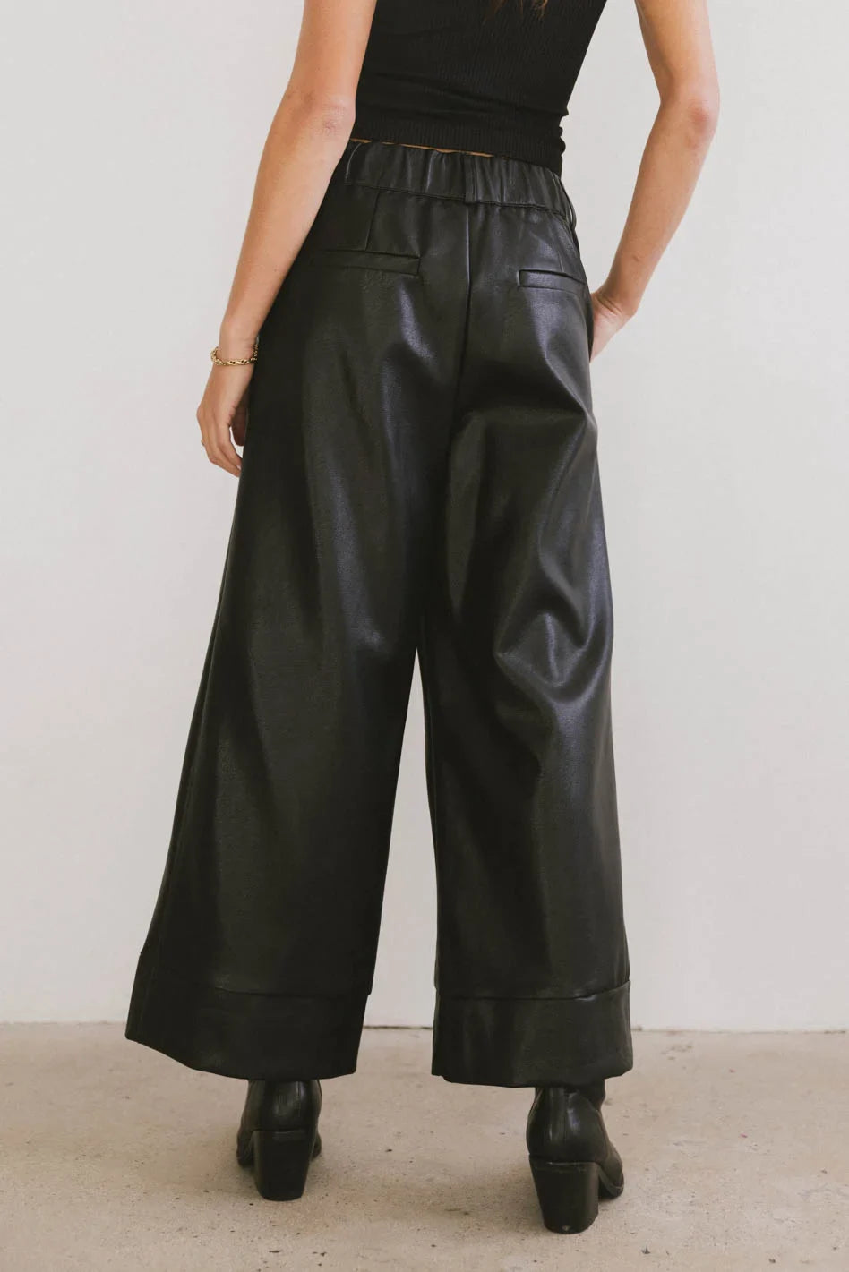 Elastic back waist pants in black