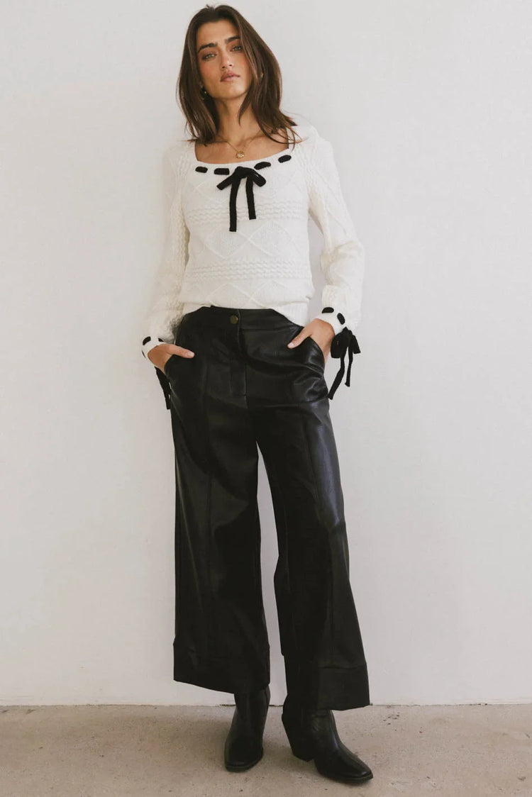 Two hand pockets pants in black