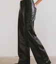 Straight legs pants in black