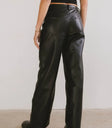 Two back pockets pants in black