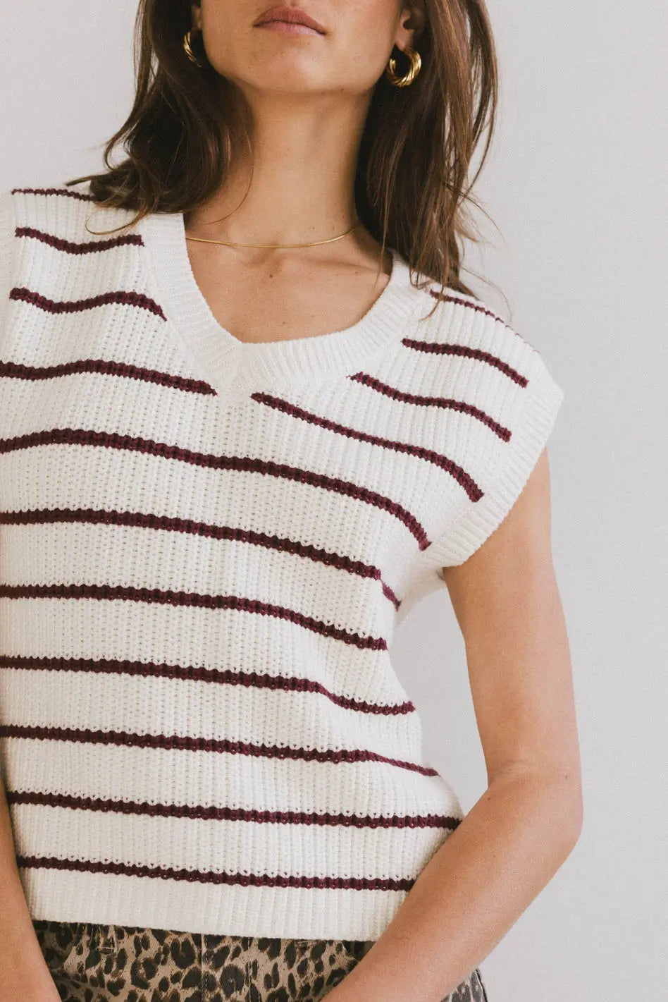 Knit vest in burgundy