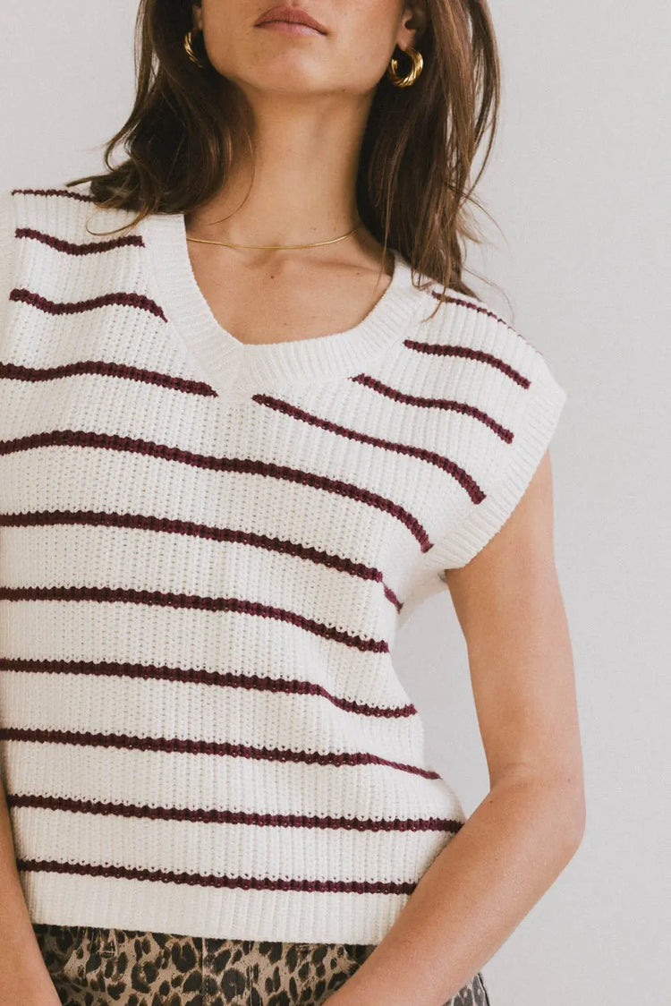 Knit vest in burgundy