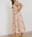 Two hand pockets dress in cream