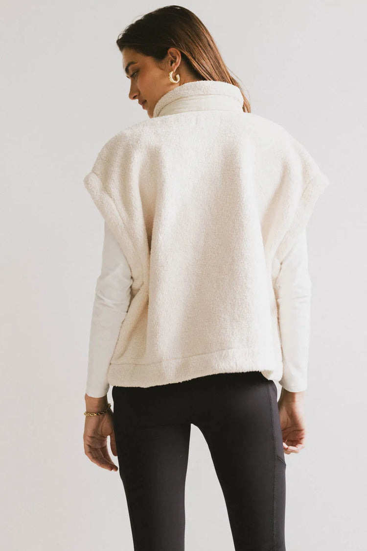Plain color vest in ivory