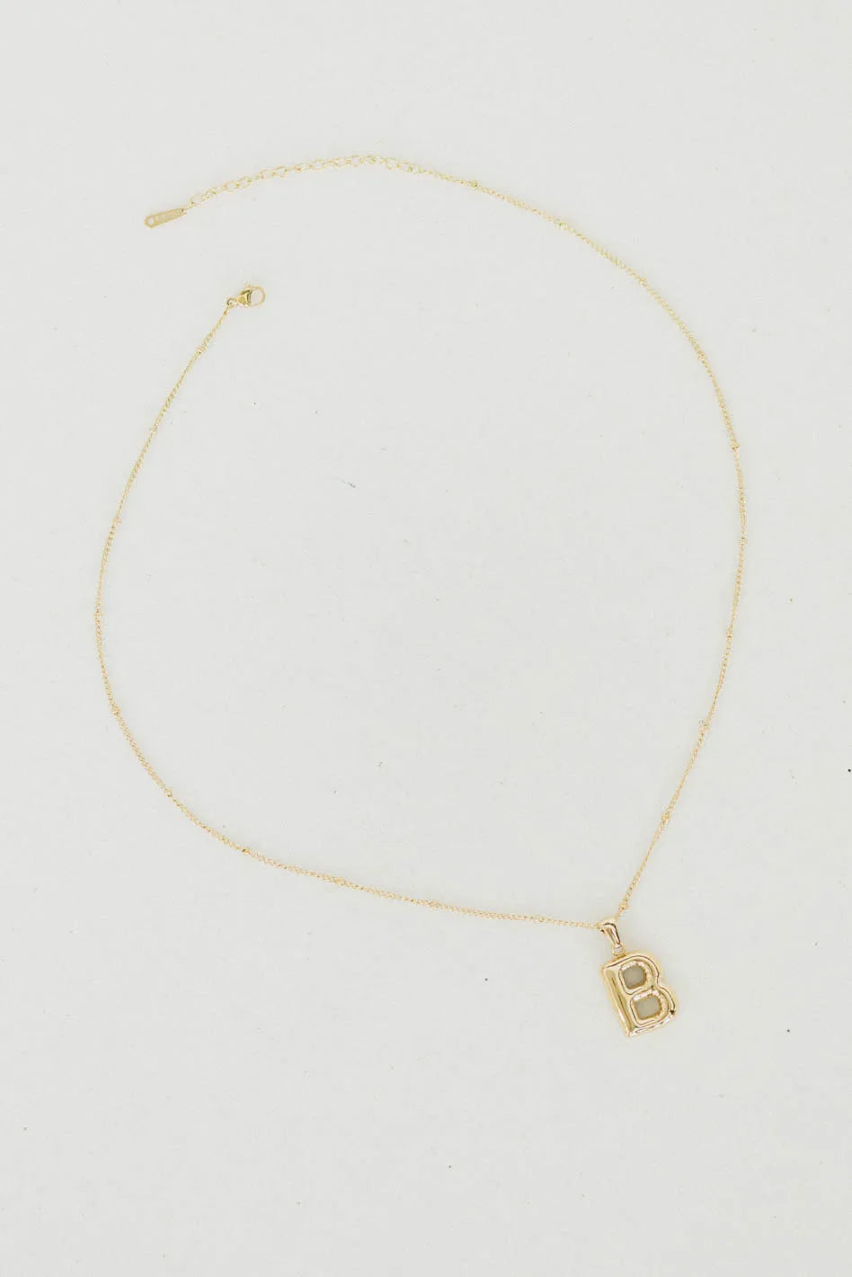 B letter necklace in gold