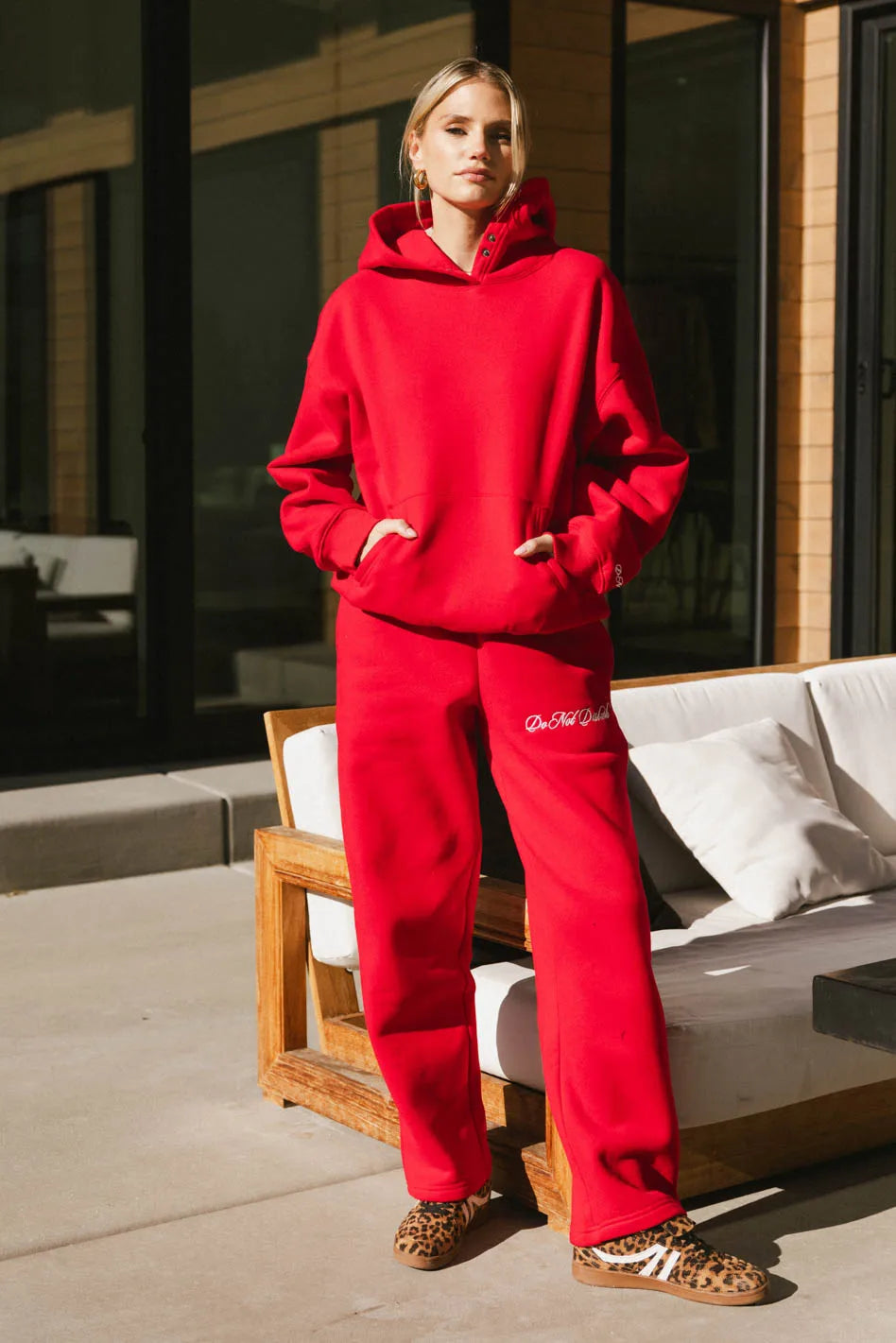 Hand pockets hoodie in red
