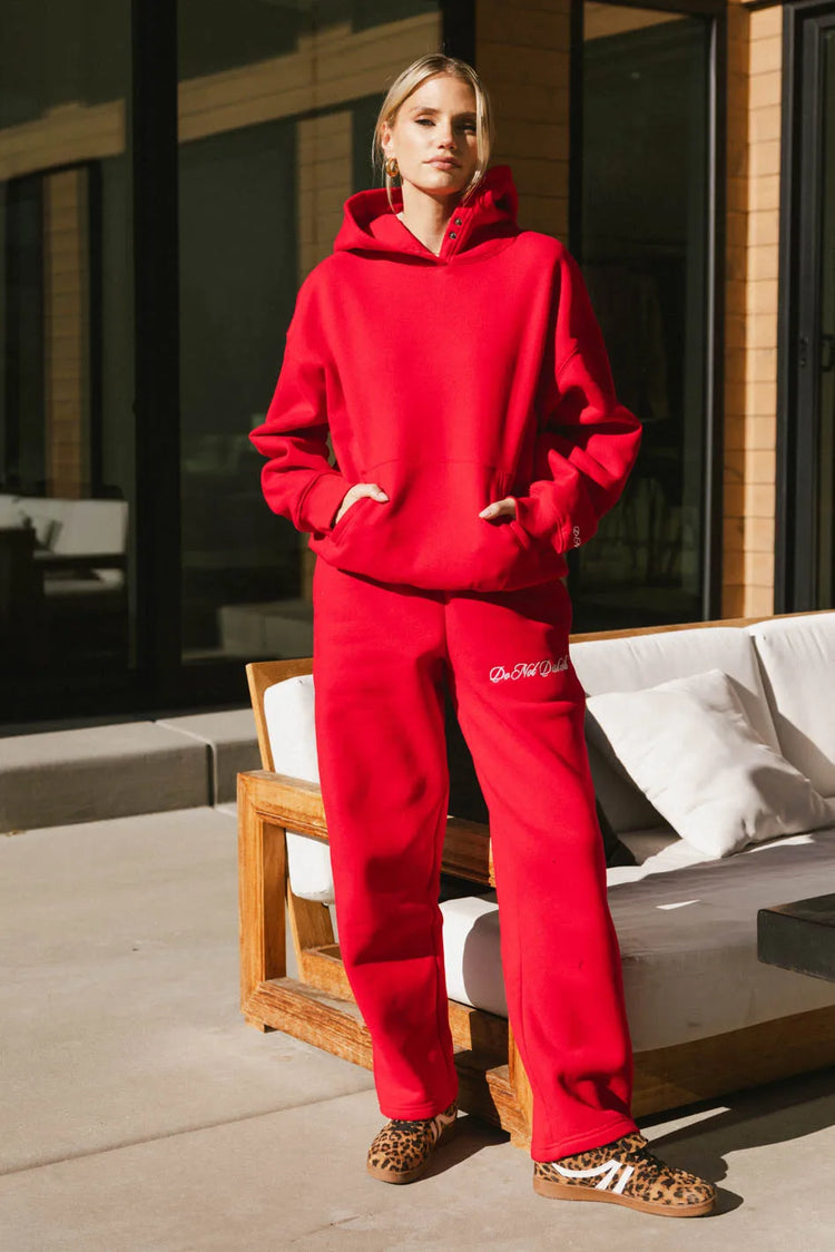 Hand pockets hoodie in red