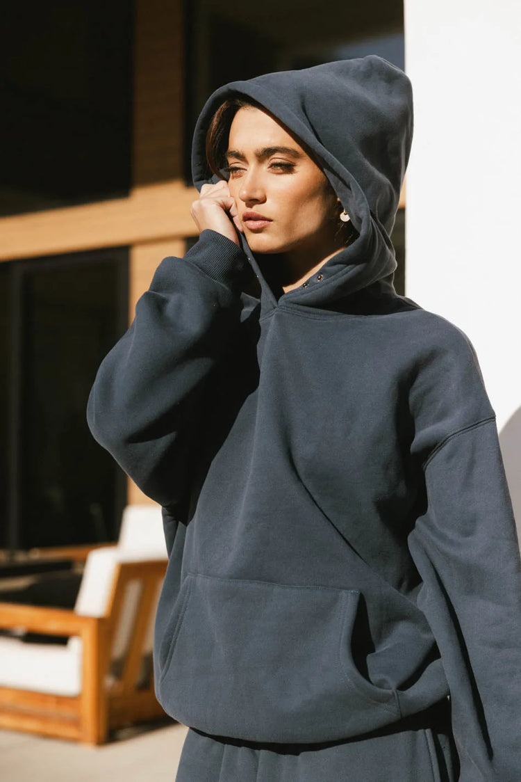 Front pockets hoodie in navy