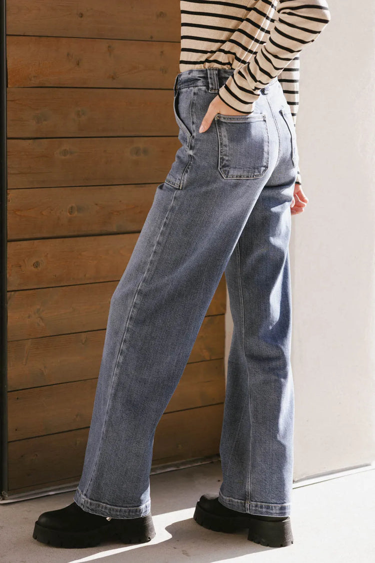 Two back pockets denim in medium wash
