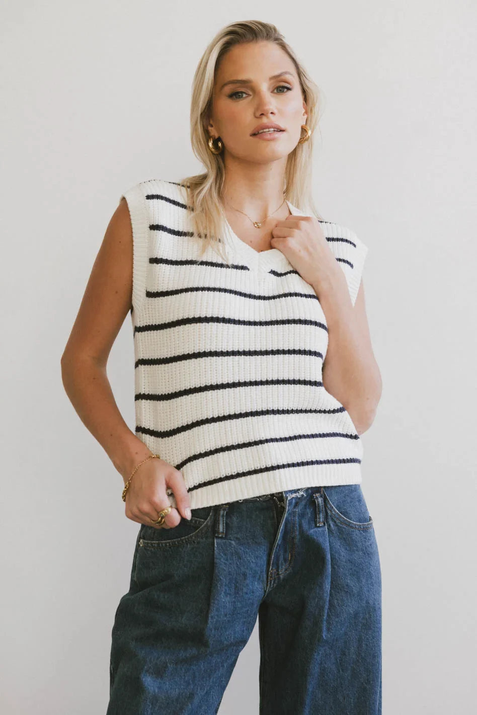 V-Neck vest in navy