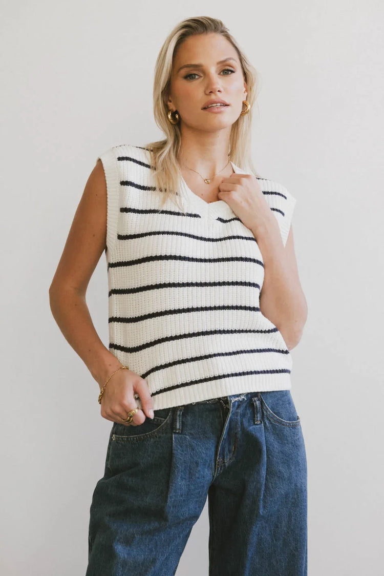 V-Neck vest in navy
