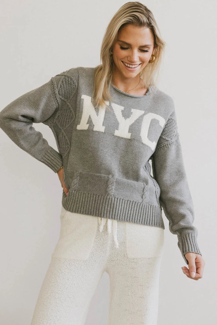 Round neck sweater in grey