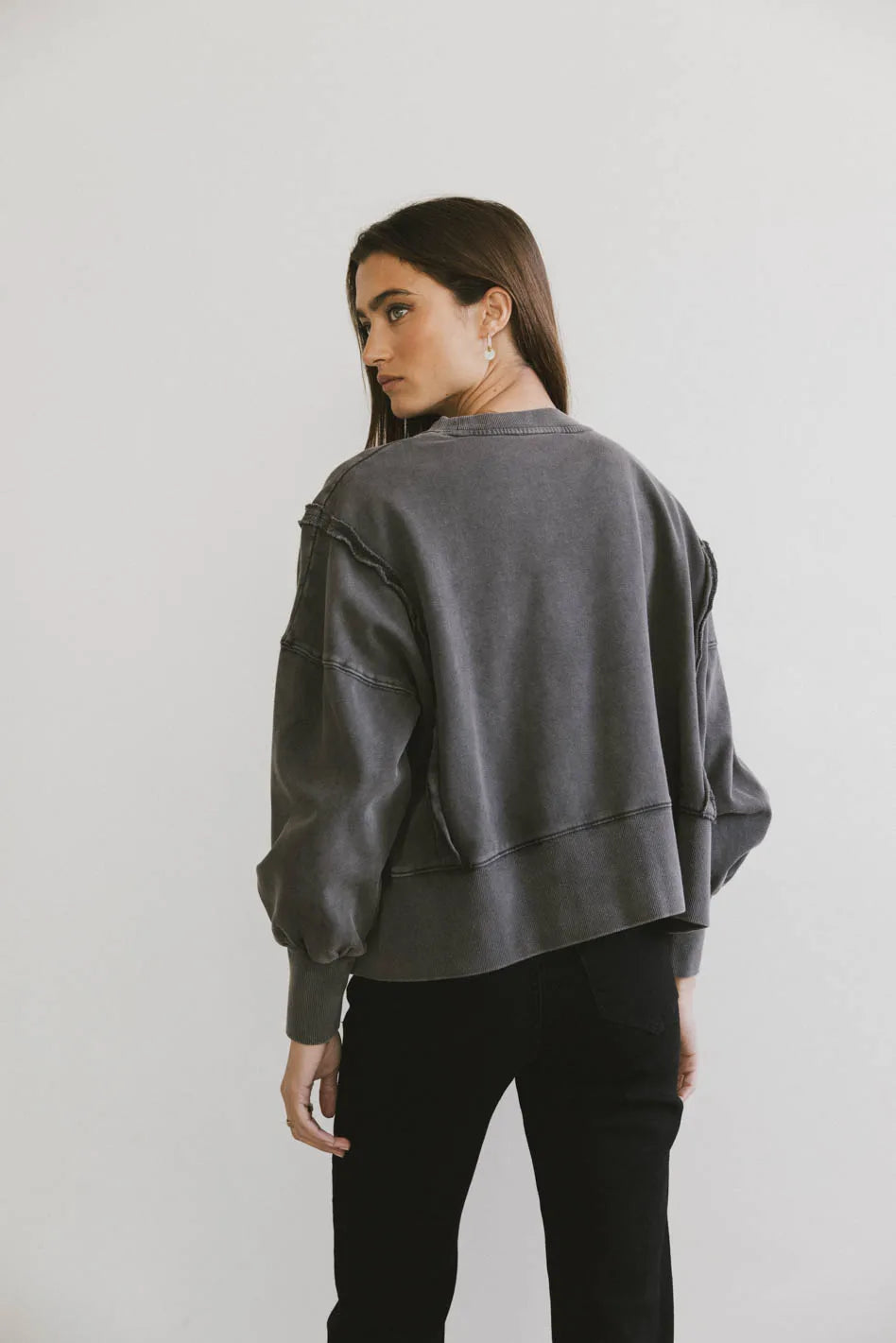 Plain color knit sweatshirt in grey