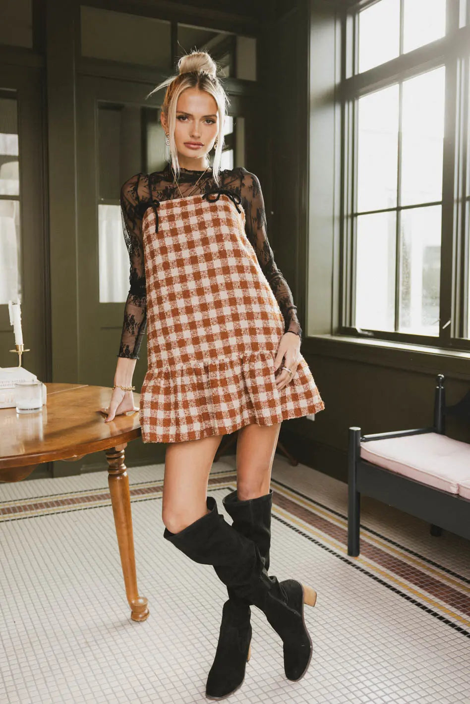 Mini hem ruffle dress in brown