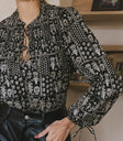 Woven top in black
