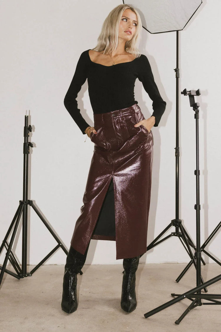 Two hand pockets skirt in burgundy