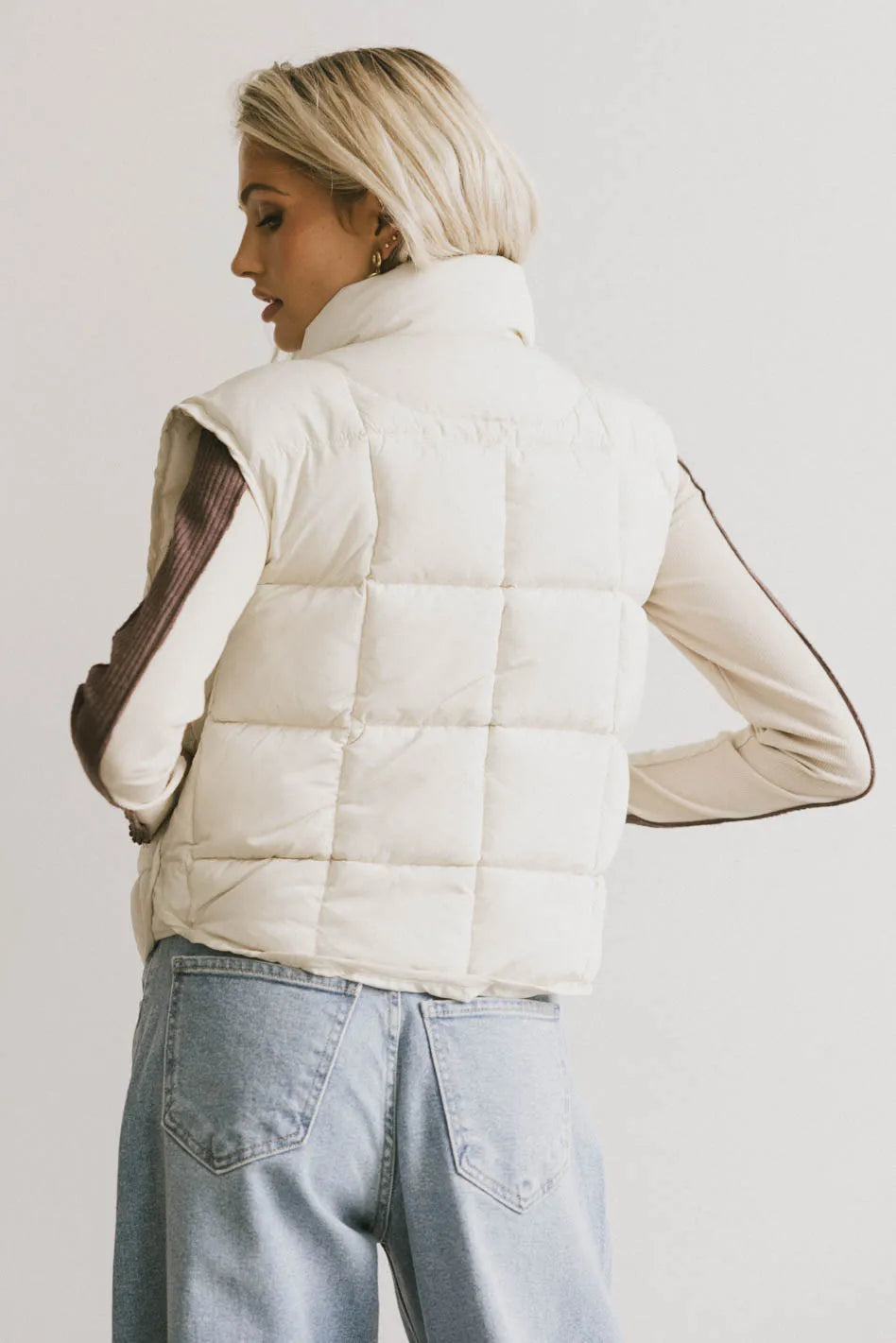 Plain color quilted vest in cream