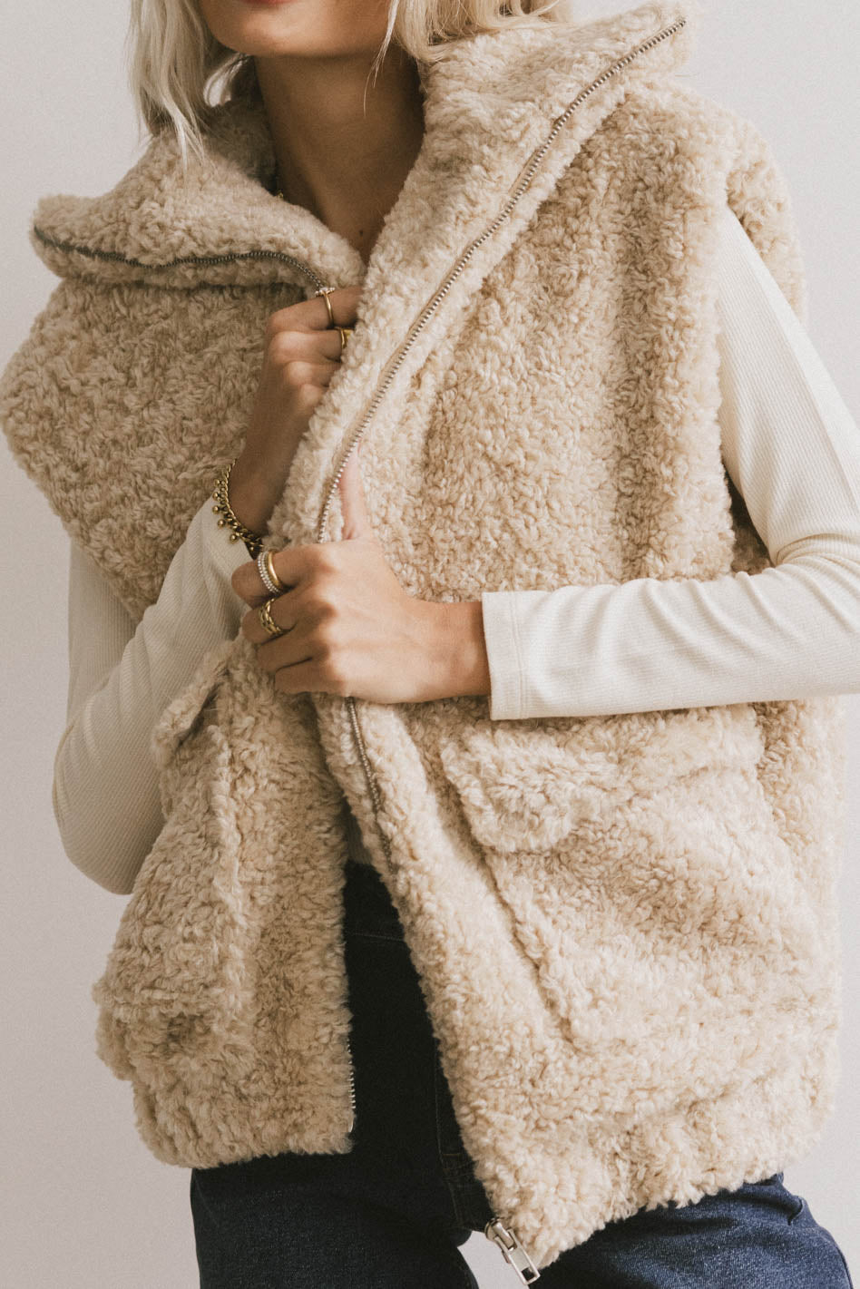 front pocket sherpa vest