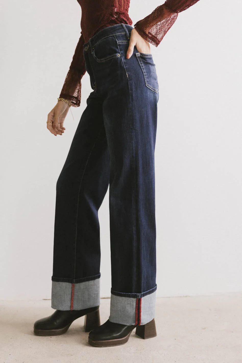 Rolled hem bottom denim in dark blue