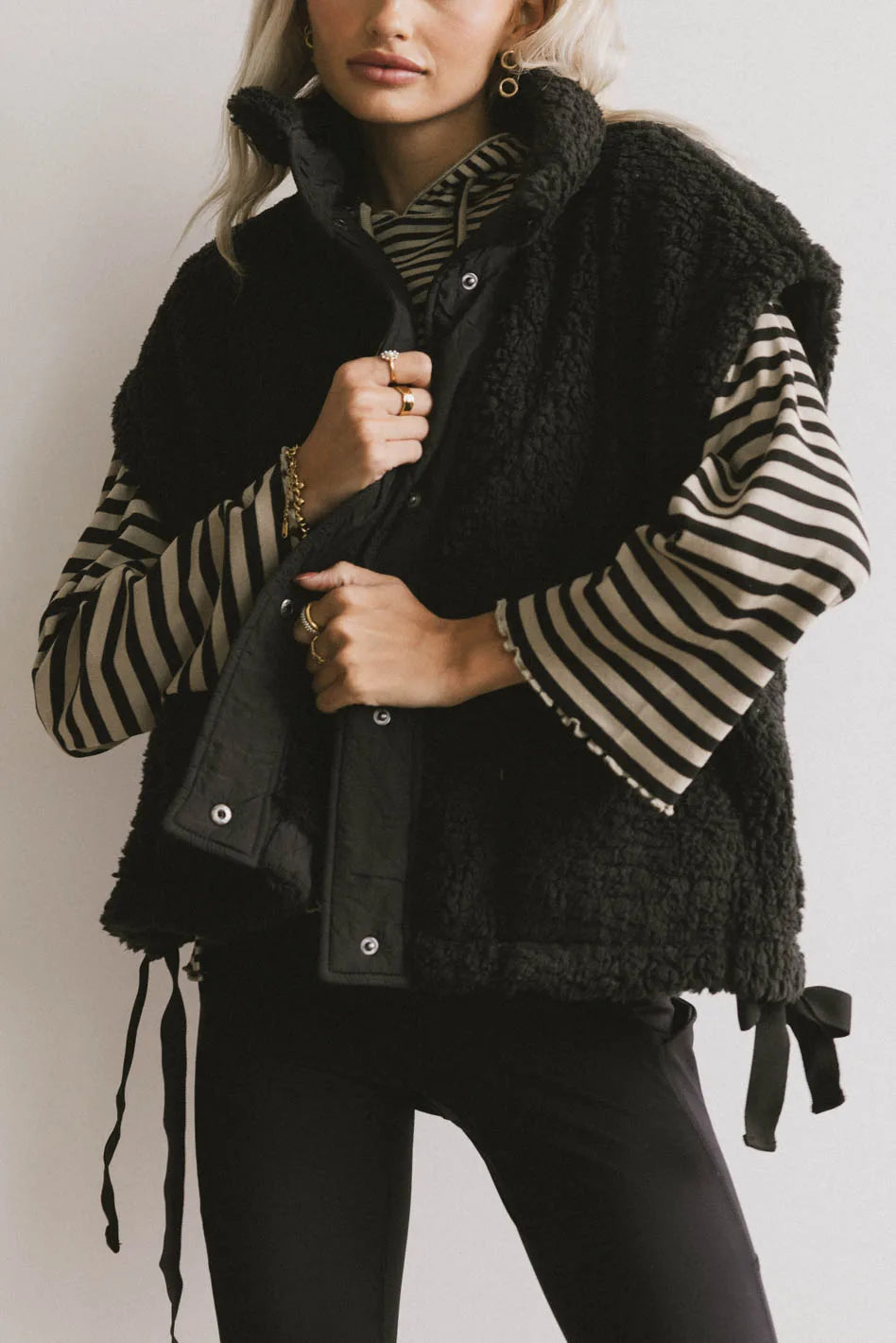 Button up vest in black