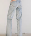 Two back pockets denim in light wash