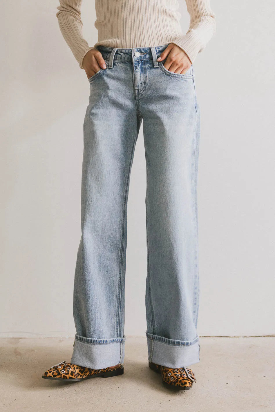 Two hand pockets denim