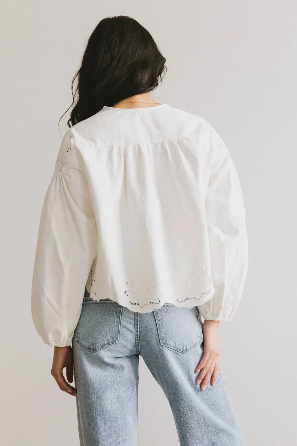 Plain color top in white