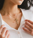 Bow gold necklace