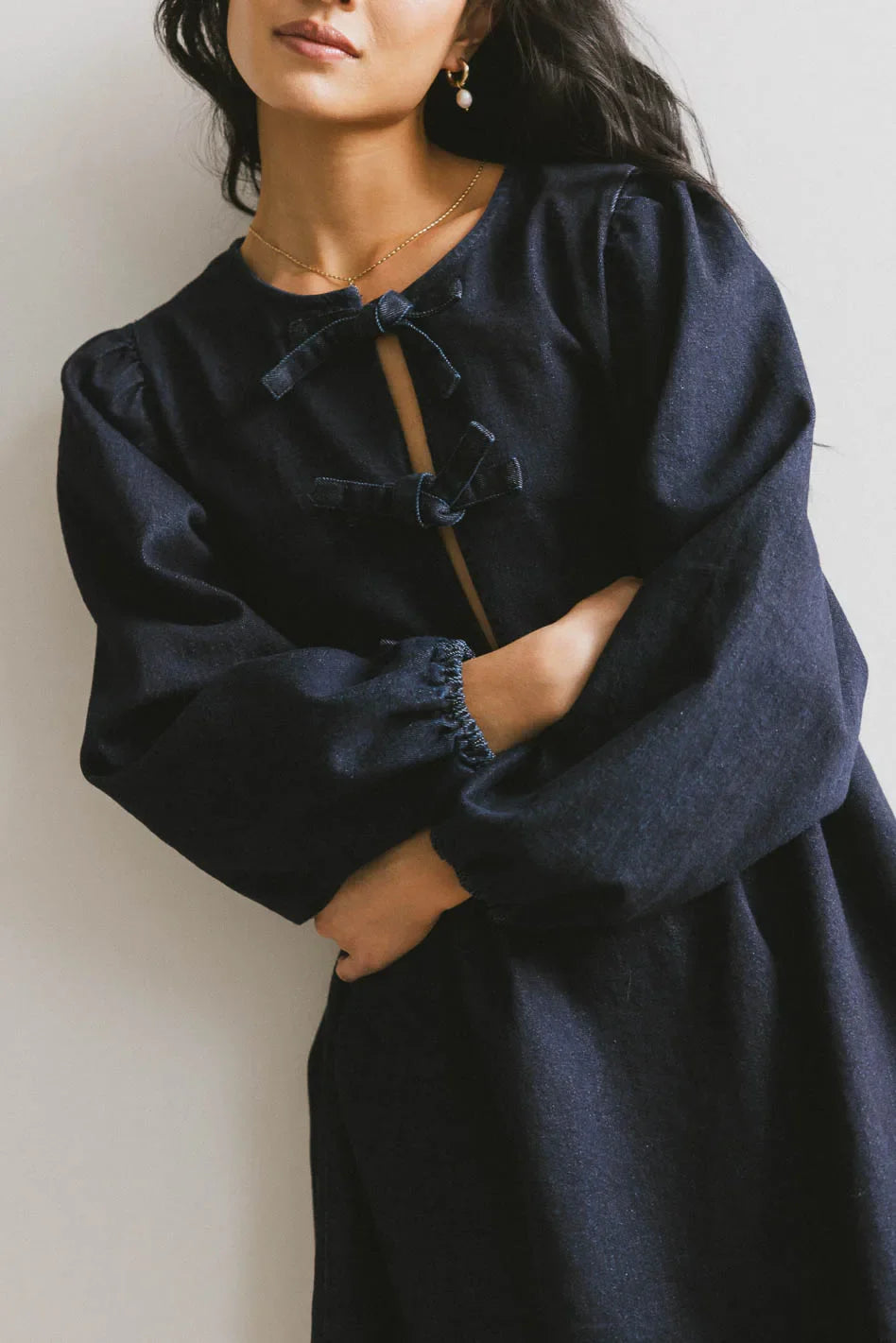 Front tie bows denim in dark wash