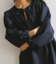 Front tie bows denim in dark wash