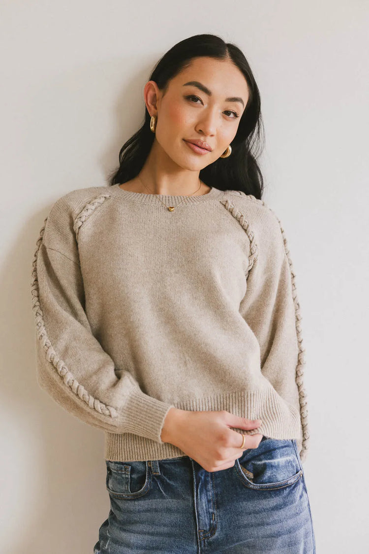 Round neck sweater in tan
