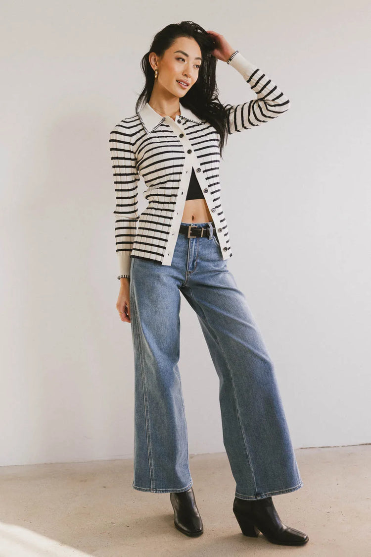 Wide legs in medium wash